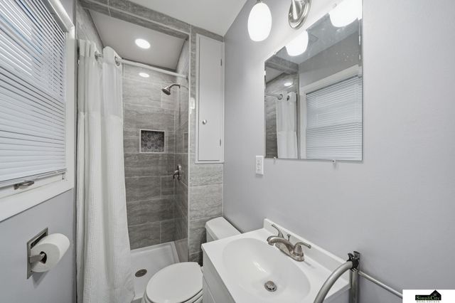 7211 Dudley Avenue, Lincoln, NE 68505