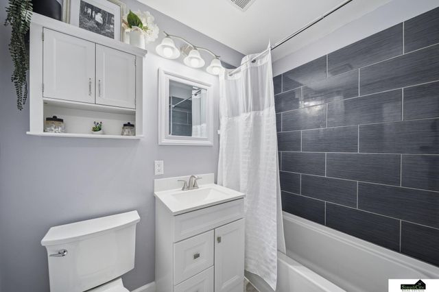 7211 Dudley Avenue, Lincoln, NE 68505