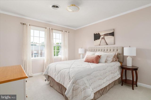 418 KERN ST, Woodstock, VA 22664