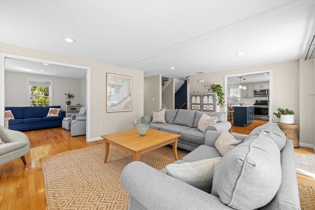7 Blackhall Court, Marion, MA 02738