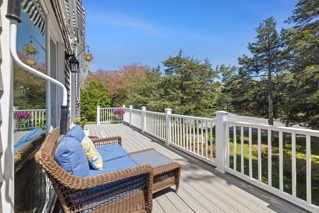 7 Blackhall Court, Marion, MA 02738