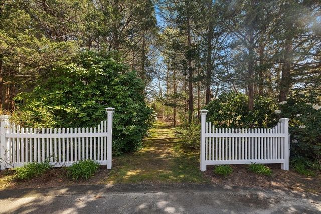 7 Blackhall Court, Marion, MA 02738