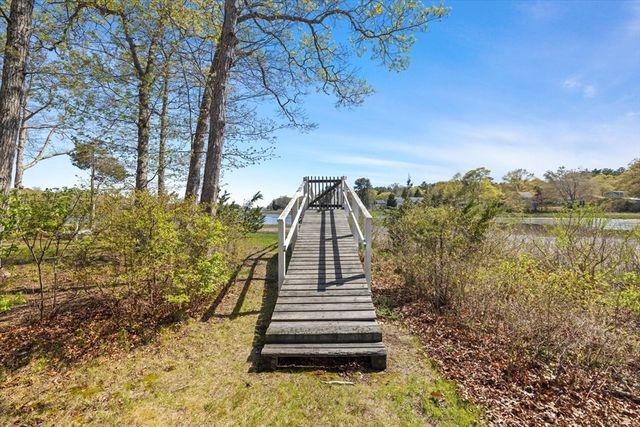 7 Blackhall Court, Marion, MA 02738