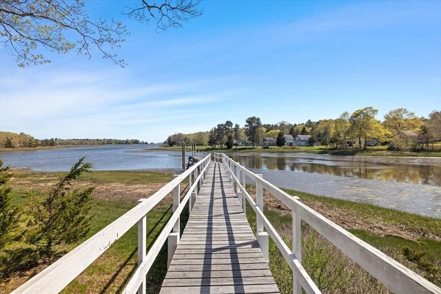 7 Blackhall Court, Marion, MA 02738