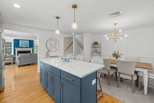 7 Blackhall Court, Marion, MA 02738