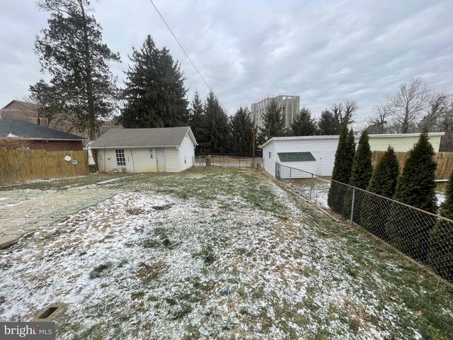 425 W JACKSON ST, York, PA 17401