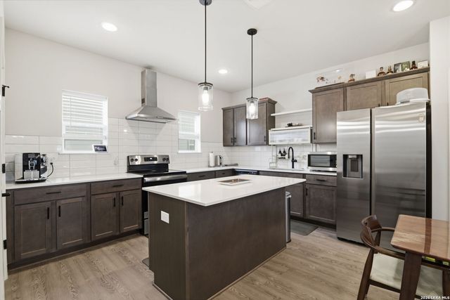 411 Ira Ave Unit 2102, San Antonio, TX 78209