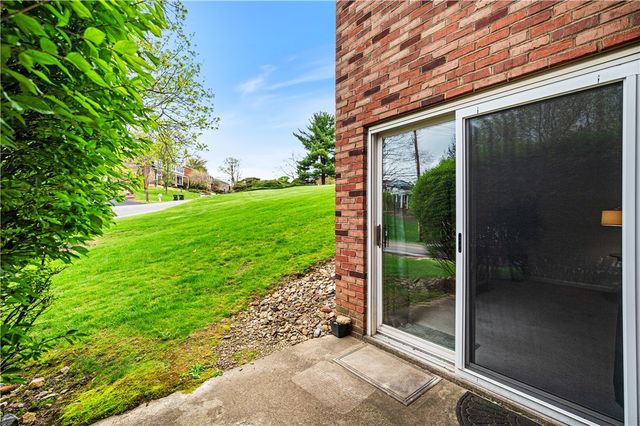 605 Calais Dr 101, Mccandless, PA 15237