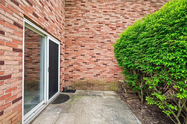 605 Calais Dr 101, Mccandless, PA 15237