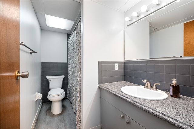 605 Calais Dr 101, Mccandless, PA 15237