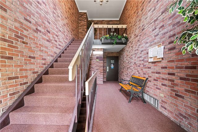 605 Calais Dr 101, Mccandless, PA 15237