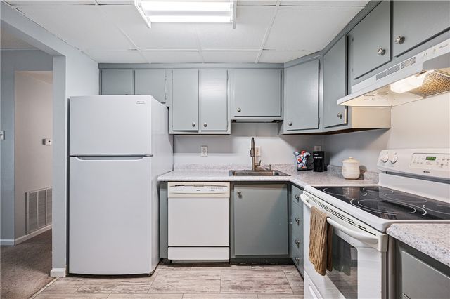 605 Calais Dr 101, Mccandless, PA 15237
