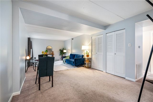 605 Calais Dr 101, Mccandless, PA 15237
