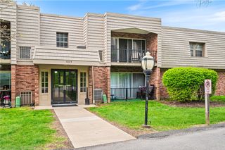 605 Calais Dr 101, Mccandless, PA 15237