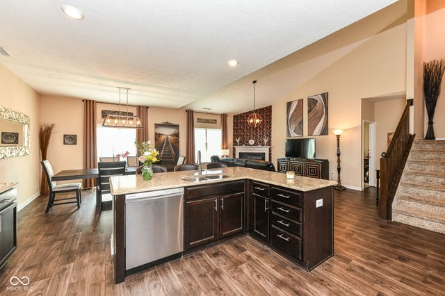 10917 Hunter Lake Lane, Indianapolis, IN 46239