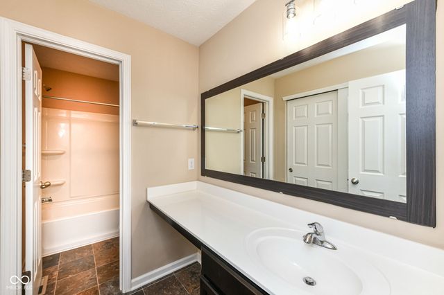 10917 Hunter Lake Lane, Indianapolis, IN 46239