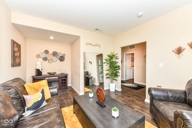 10917 Hunter Lake Lane, Indianapolis, IN 46239