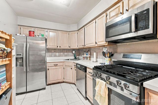 606 Jesse Way, Piscataway, NJ 08854