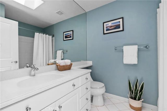 4589 Hazelnut Avenue, Seal Beach, CA 90740