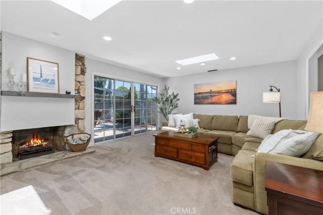 4589 Hazelnut Avenue, Seal Beach, CA 90740
