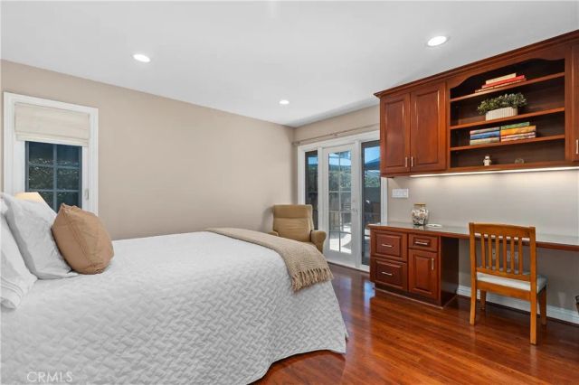 4589 Hazelnut Avenue, Seal Beach, CA 90740