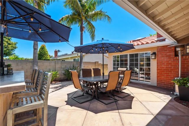 4589 Hazelnut Avenue, Seal Beach, CA 90740