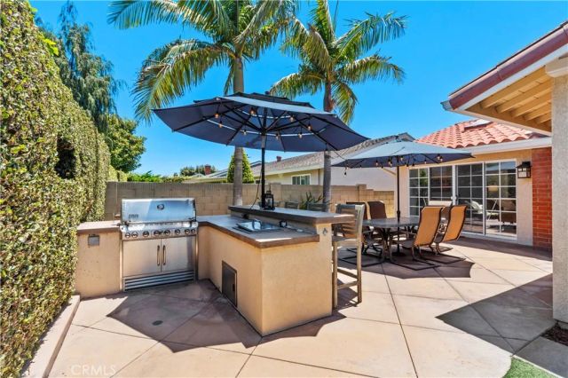 4589 Hazelnut Avenue, Seal Beach, CA 90740
