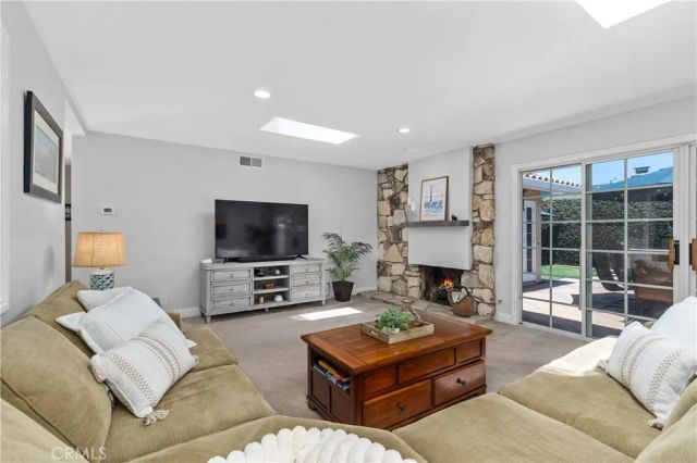 4589 Hazelnut Avenue, Seal Beach, CA 90740