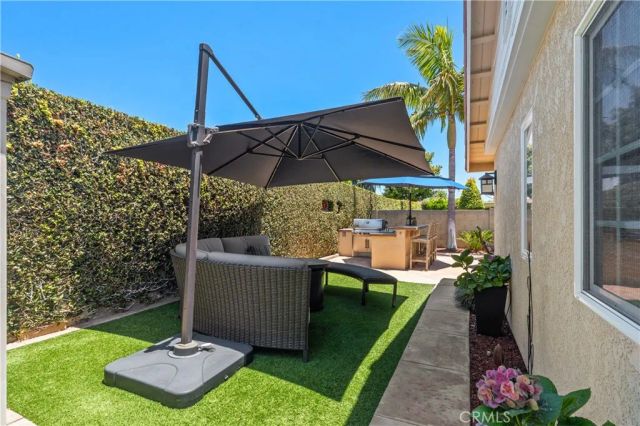 4589 Hazelnut Avenue, Seal Beach, CA 90740
