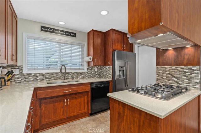 4589 Hazelnut Avenue, Seal Beach, CA 90740