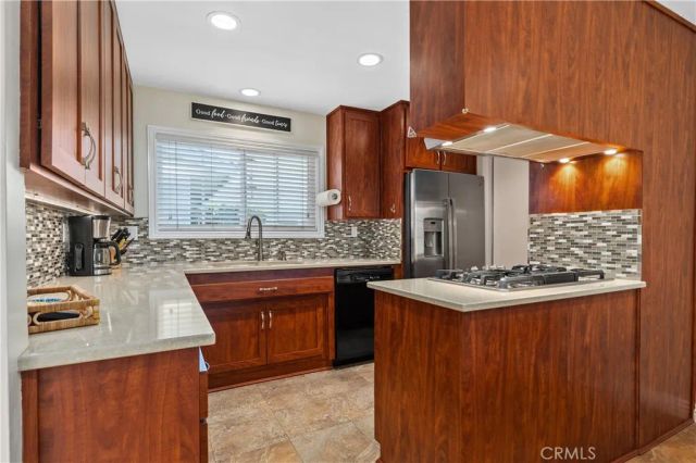 4589 Hazelnut Avenue, Seal Beach, CA 90740