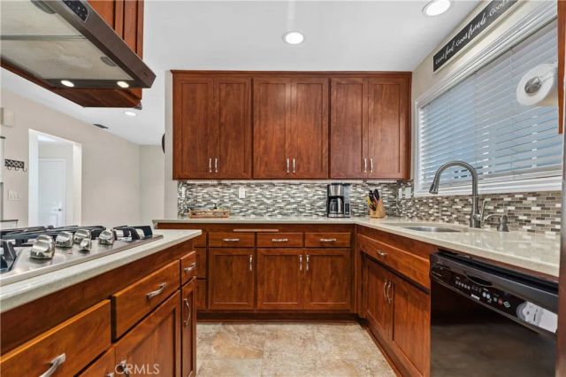 4589 Hazelnut Avenue, Seal Beach, CA 90740