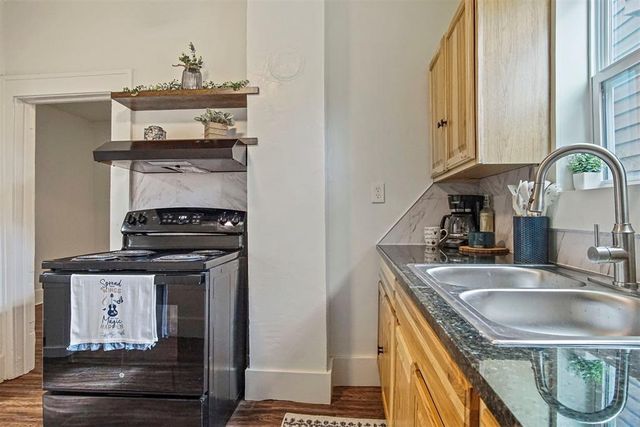 611 N Broad Street, Guthrie, OK 73044