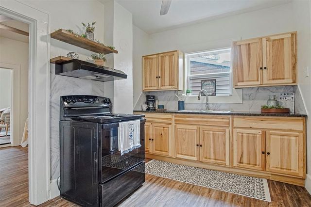 611 N Broad Street, Guthrie, OK 73044