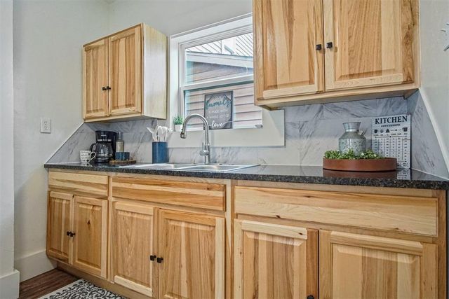 611 N Broad Street, Guthrie, OK 73044