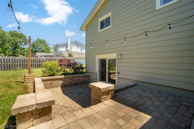 6815 Hickory Hill Drive, Mayfield Village, OH 44143