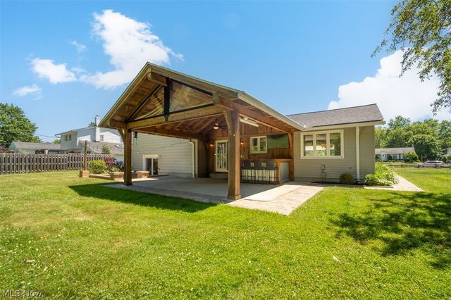6815 Hickory Hill Drive, Mayfield Village, OH 44143