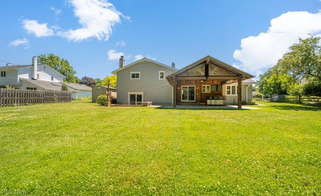 6815 Hickory Hill Drive, Mayfield Village, OH 44143