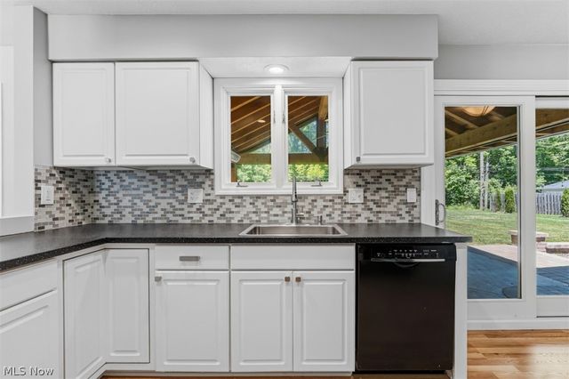6815 Hickory Hill Drive, Mayfield Village, OH 44143