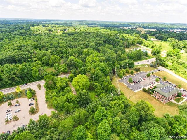 1646 N Milford Road, Milford, MI 48381