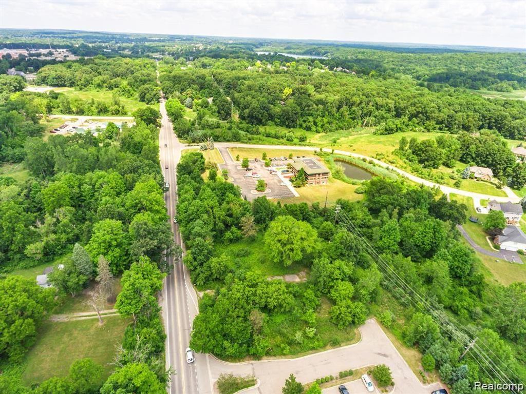 1646 N Milford Road, Milford, MI 48381