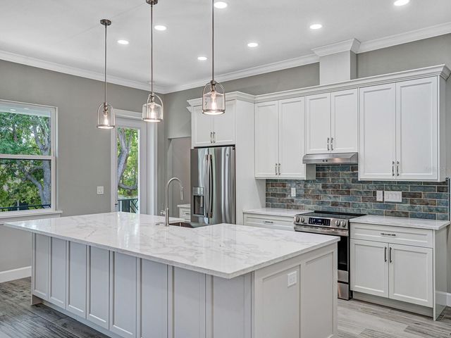 108 IRWIN STREET E, Safety Harbor, FL 34695