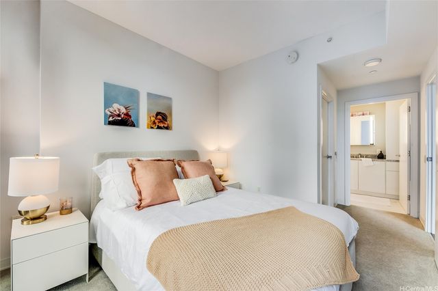 987 Queen Street 502, Honolulu, HI 96814