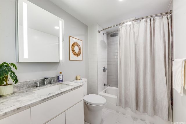 987 Queen Street 502, Honolulu, HI 96814