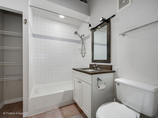 732 S Financial Place 411, Chicago, IL 60605
