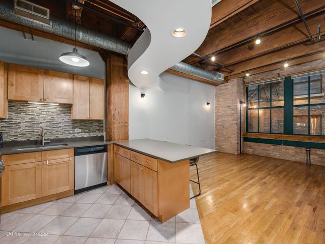 732 S Financial Place 411, Chicago, IL 60605
