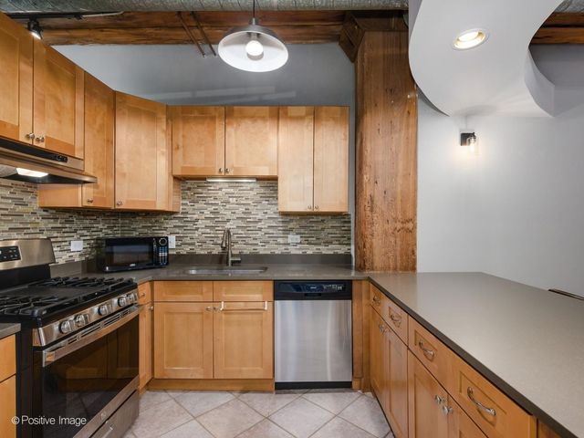 732 S Financial Place 411, Chicago, IL 60605
