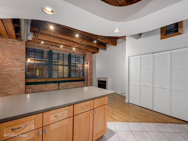 732 S Financial Place 411, Chicago, IL 60605