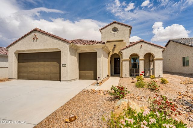 1445 E Golden Rock Way, Green Valley, AZ 85614