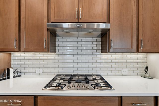 1445 E Golden Rock Way, Green Valley, AZ 85614